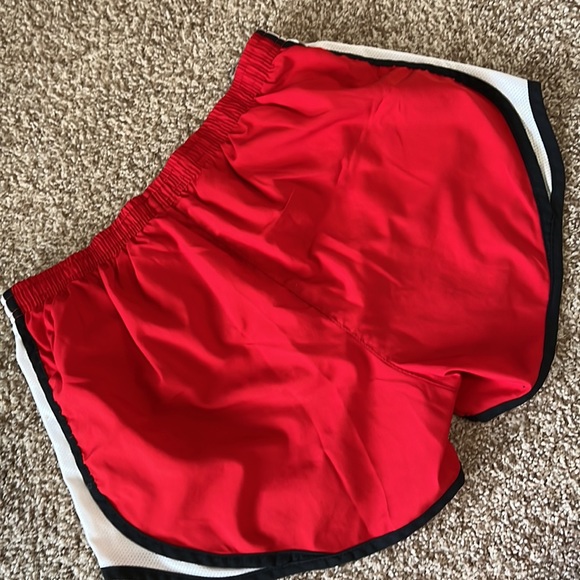 Nike FitDry shorts - Picture 2 of 5
